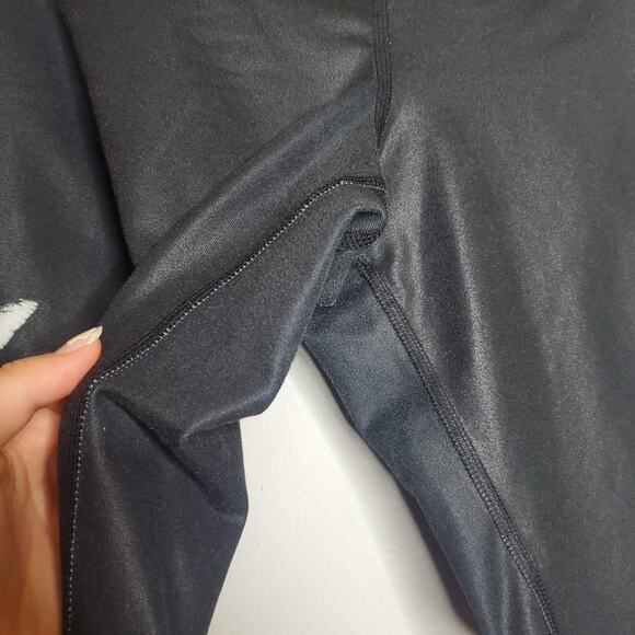 ALO Yoga Airbrush Butterfly Print Leggings Black Ombre Design Women's Small - Picture 11 of 16